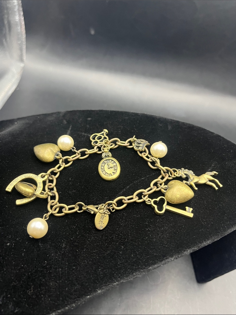 Claire’s vintage Gold-Tone Charm Bracelet with Pearls and Heart Charms horses